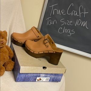 True Craft clogs